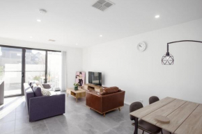 Stylish 3 BR Townhouse at Moncrieff Close To Playground